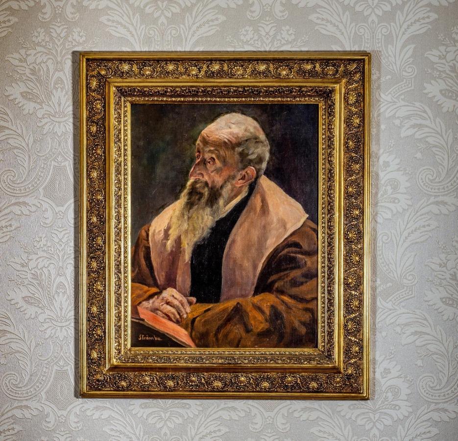 Noblesse Boutique Resort Sibiu Dış mekan fotoğraf Portrait of a Scholar