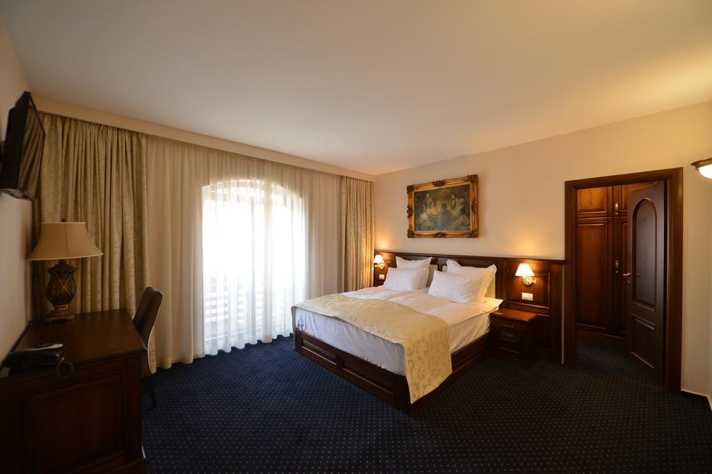 Noblesse Boutique Resort Sibiu Dış mekan fotoğraf A room at the hotel