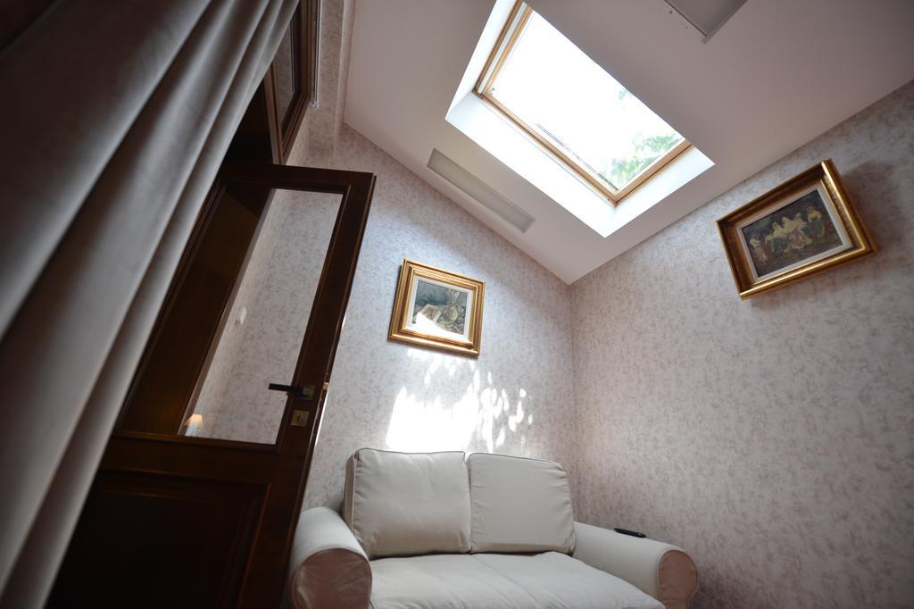 Noblesse Boutique Resort Sibiu Dış mekan fotoğraf A skylight in a living room