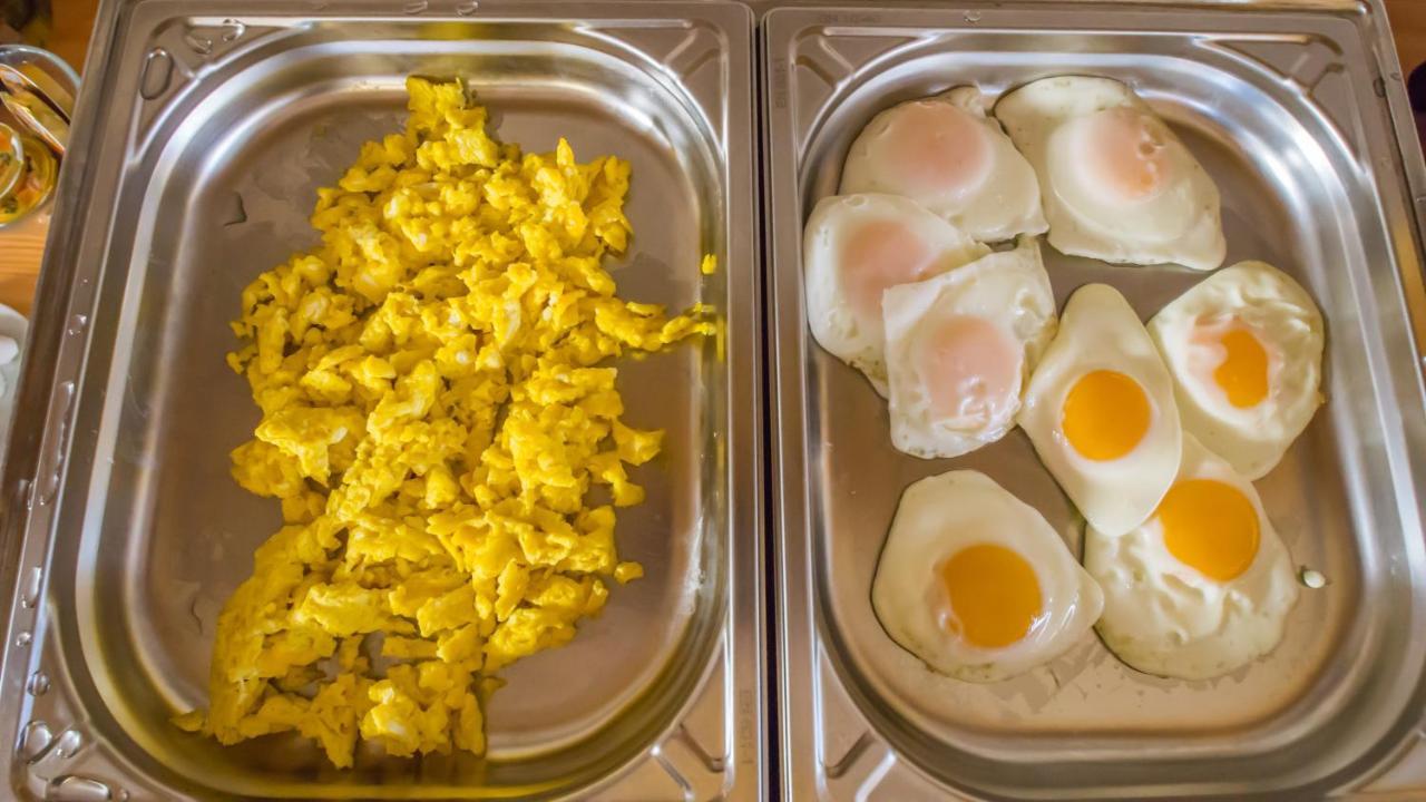 Noblesse Boutique Resort Sibiu Dış mekan fotoğraf Scrambled eggs and fried eggs