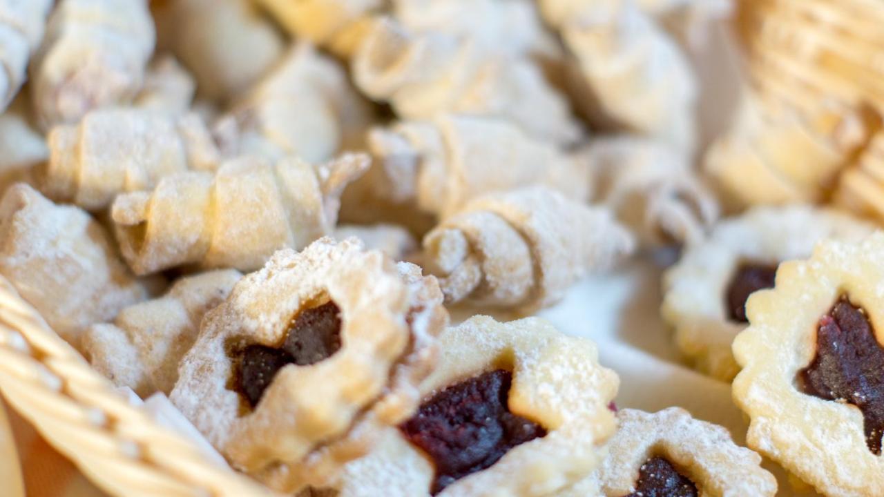 Noblesse Boutique Resort Sibiu Dış mekan fotoğraf A close-up of rugelach