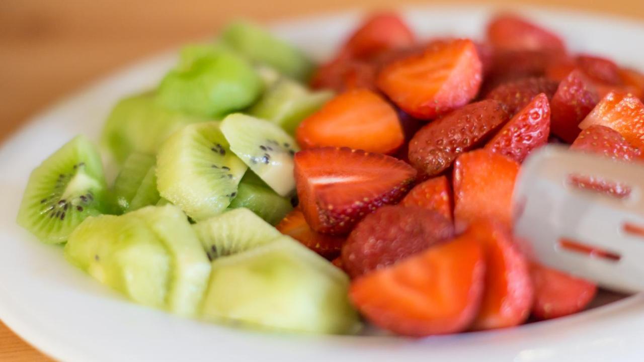 Noblesse Boutique Resort Sibiu Dış mekan fotoğraf Fruit salad